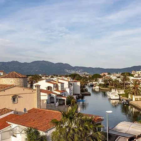 Goldhome - Port Petit - Casa 4 Habitaciones, Amarre, Wifi, Aire Acondicionado Holiday home Empuriabrava